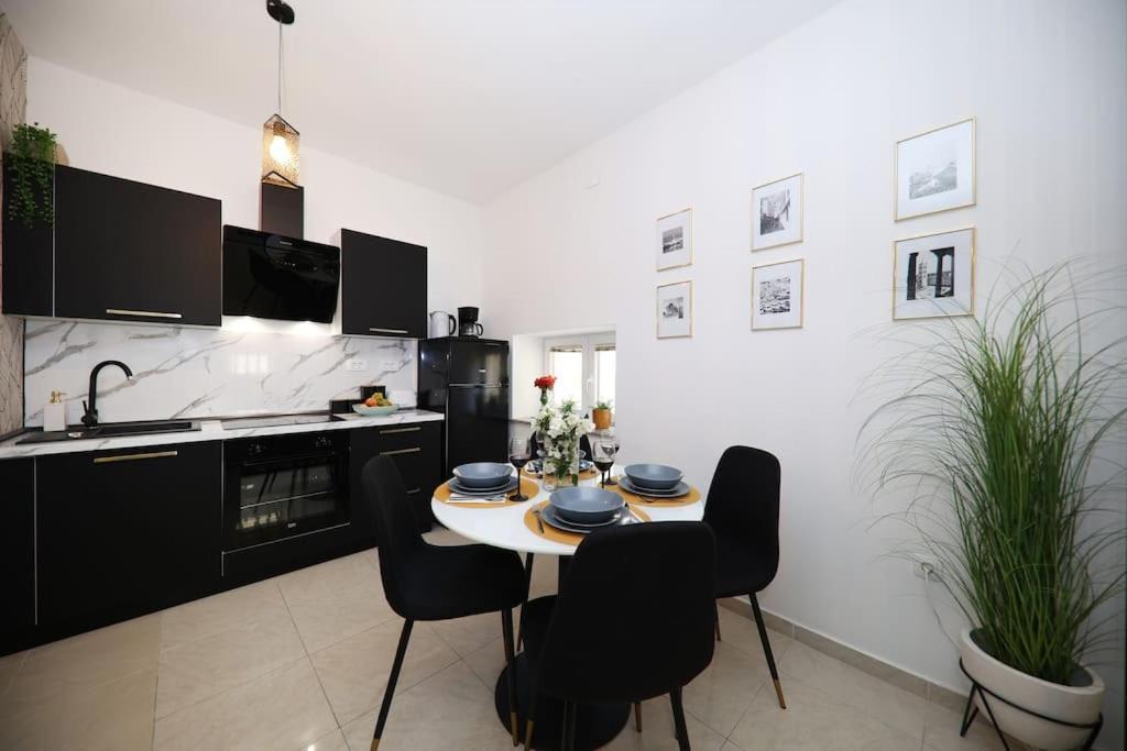 “Minipalais” Apartment In The Heart Of Zadar Extérieur photo